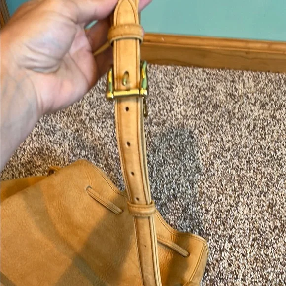 Vintage Dooney & Bourke Tan Leather Bucket Bag - Picture 12 of 13